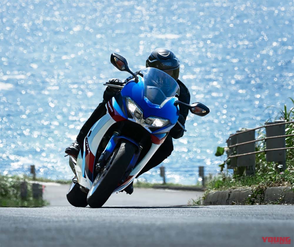 HONDA VFR800F 走り|生産終了決定ッ!! CB400スーパーフォア/スーパーボルドール、さらにVFR系やゴールドウイングまで……