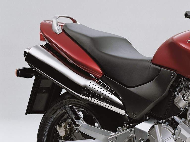 ホーネット600|出るぞホーネット!! ホンダ欧州が公式ページ制作、そのサウンドは270度ツイン+DCTか?!