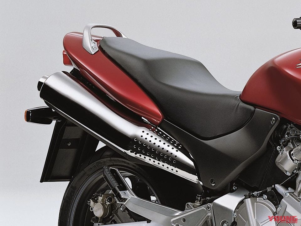 ホーネット600|出るぞホーネット!! ホンダ欧州が公式ページ制作、そのサウンドは270度ツイン+DCTか?!