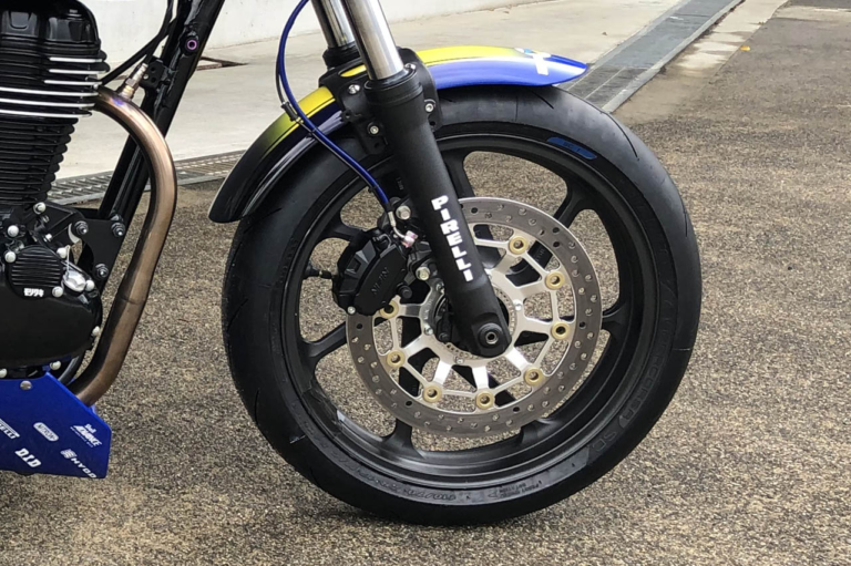 モリワキ|GB350|鉄馬|モリワキGB350レーサー、ついに完成! 前輪17インチのカフェスタイルが新鮮だ