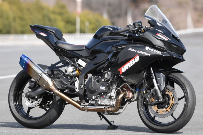 トリックスター|カワサキ|ニンジャZX-25R|ZX-25Rターボに乗った! 250km/h達成車とノーマルの扱いやすさのいいとこ取り