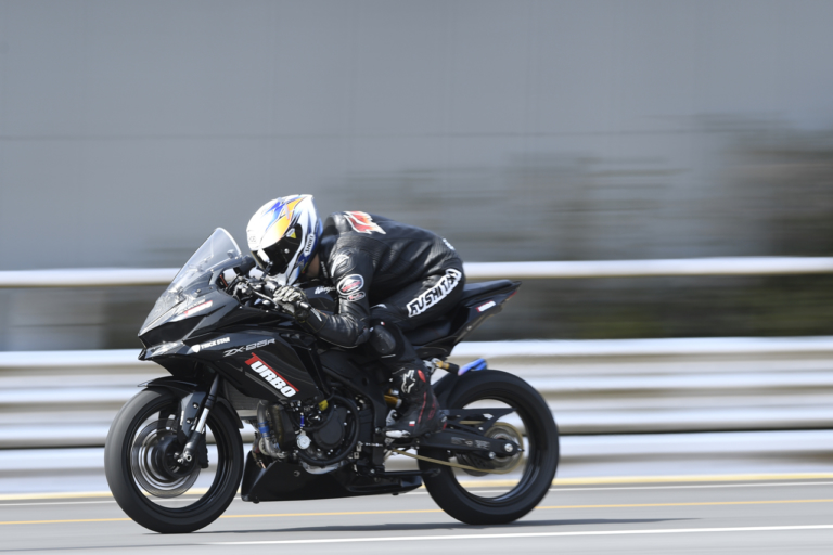 トリックスター|ZX-25Rターボ|JARI|最高速|実測で250km/hをついに 達成!! トリックスターのZX-25Rターボが大記録を樹立!