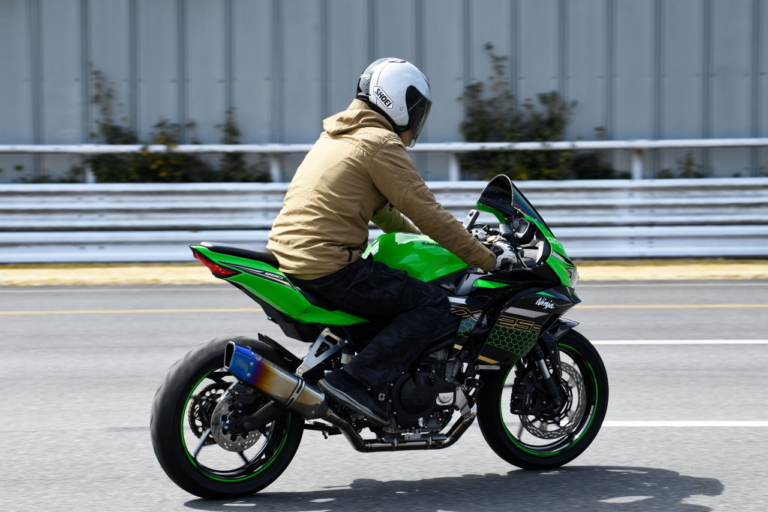 トリックスター|カワサキ|ニンジャZX-25R|ZX-25Rターボに乗った! 250km/h達成車とノーマルの扱いやすさのいいとこ取り