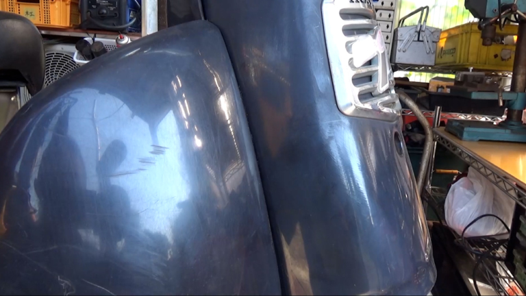 レッグシールド|リトルカブ|愛車のツヤを手軽に取り戻す! 20年物リトルカブをパーツクリーナーで磨いてみた