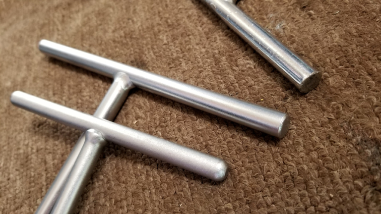 ナメてしまったネジの応急処置|T型レンチ|固くてナメてしまったネジを緩めるカンタン応急処置テクニック