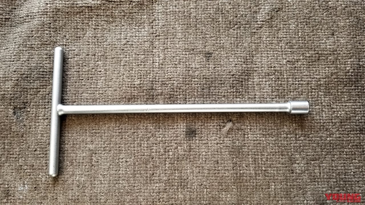 |固くてナメてしまったネジを緩めるカンタン応急処置テクニック