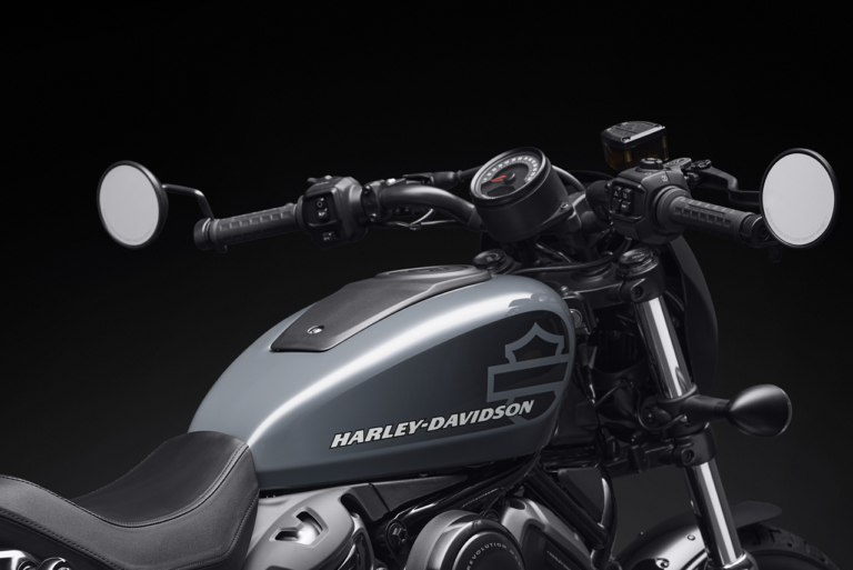 ハーレーダビッドソン|ナイトスター|ハンドル|旧スポーツスターの正統後継機、現る! ハーレーダビッドソンが新機種「ナイトスター」を発売