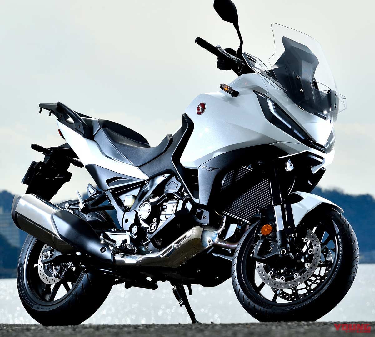 HONDA NT1100|街乗りもツーリングも使い倒せる! 超快適ツアラー・ホンダNT1100【丸山浩の試乗インプレッション】