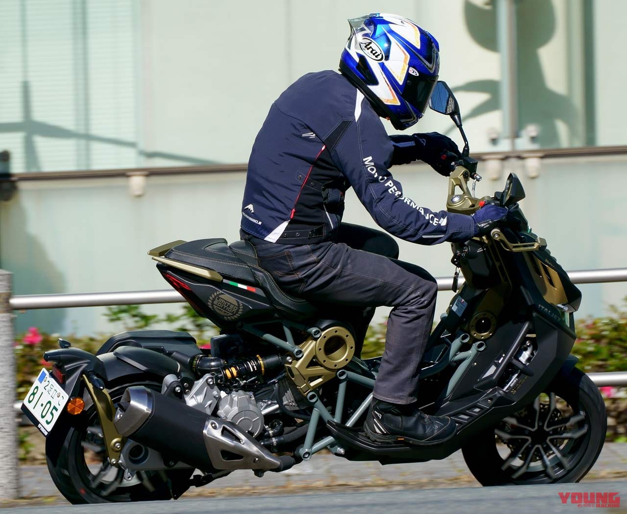 その装い あまりに異質 丸山浩のイタルジェット ドラッグスター試乗インプレッション Adv150と比較試乗 Webヤングマシン 新車バイクニュース その装い あまりに異質 丸山浩のイタルジェット ドラッグスター試乗インプレッション Adv150と比較試乗 Webヤングマシン 新車バイクニュース