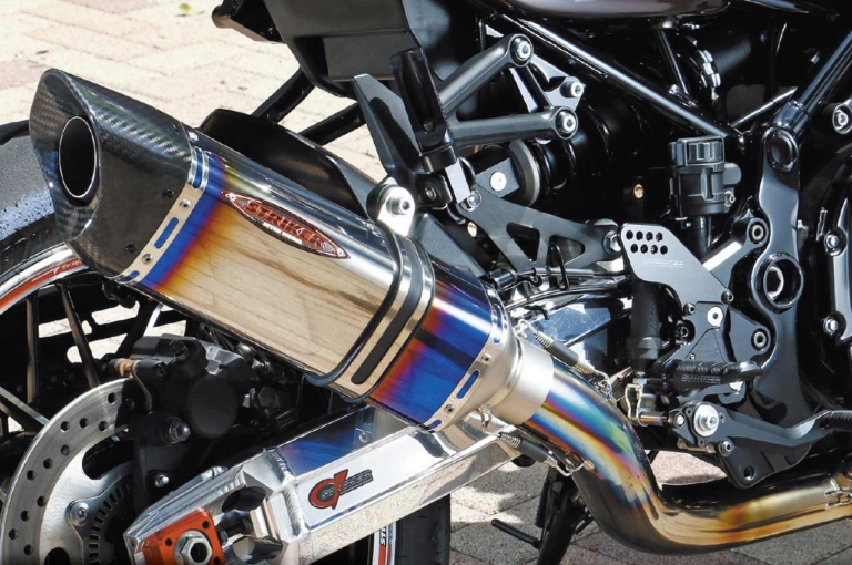 ストライカー "インターモデル"SCフルEXオフタイプB JMCA4-1STD|カワサキZ900RSシリーズ・カスタムパーツカタログ〈マフラー#2|SP忠男/ストライカーetc.〉