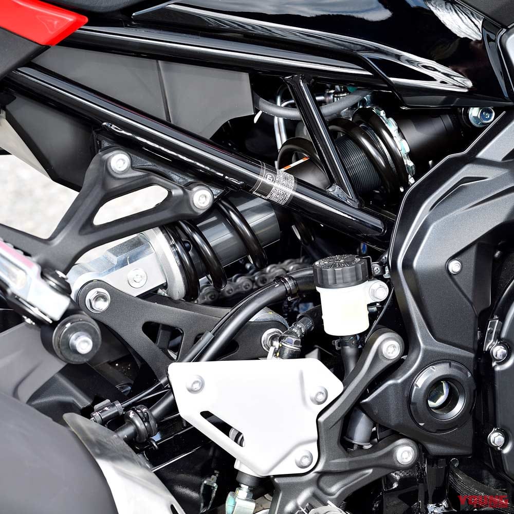 |カワサキZ900 50thアニバーサリー試乗インプレッション【鮮烈な赤と走りがマッチ】