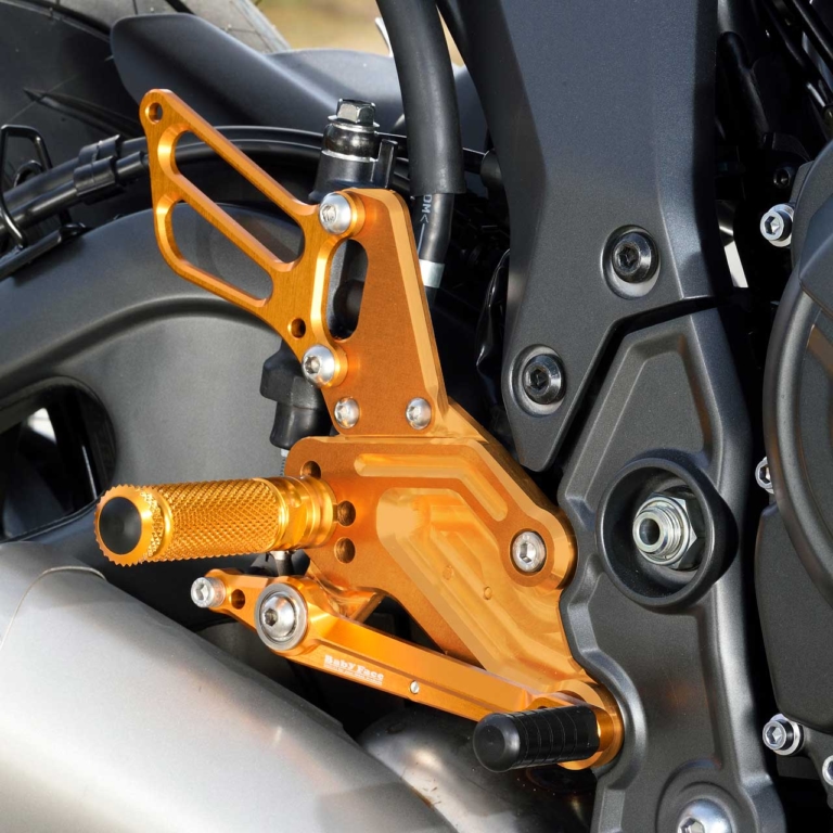 ベビーフェイス ヤマハYZF-R7|ベビーフェイスYZF-R7カスタム【オリジナルパーツで、乗ることがさらに楽しく】