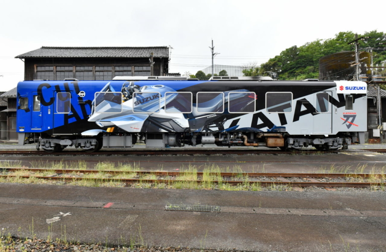 天浜線|KATANA ラッピング列車|天浜線『KATANA ラッピング列車』がユーロ5に適合?! より大胆な新色にリニューアル!