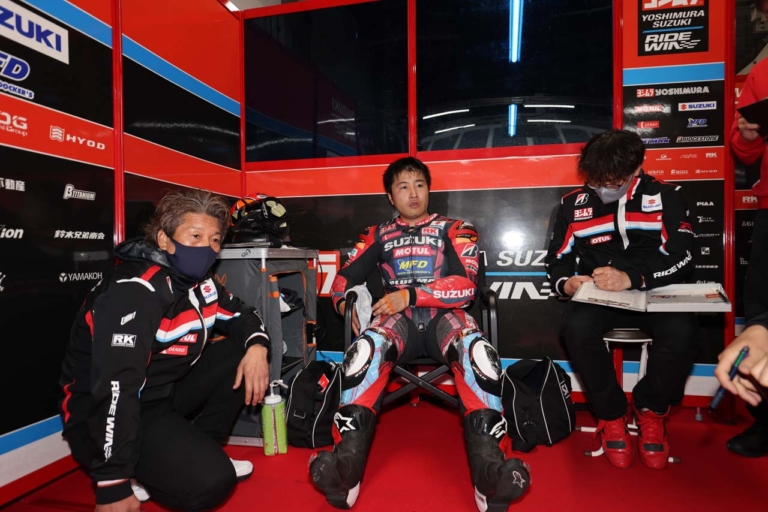 佐藤“ことぶき”寿宏のレース通信|雨の中、2分17秒台ってハンパない! YOSHIMURA SUZUKI RIDEWINがJSB1000を盛り上げる!!