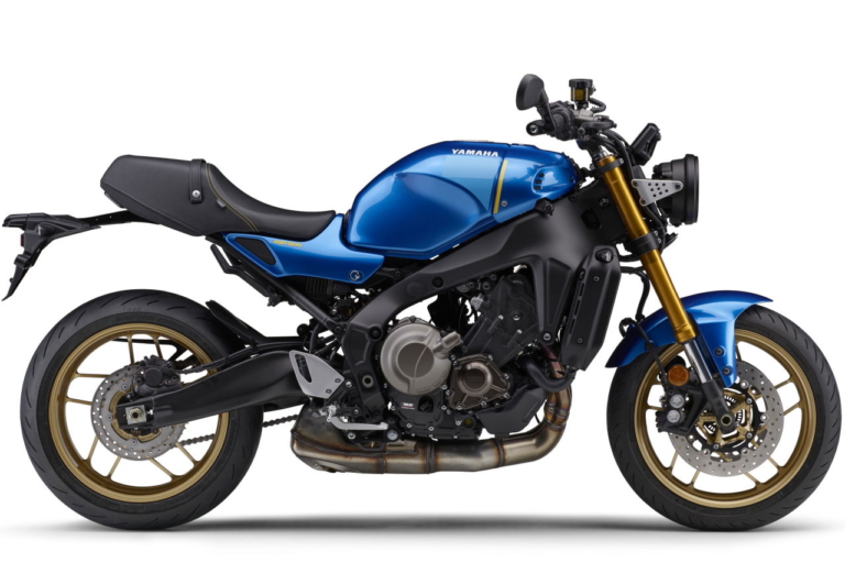 YAMAHA XSR900|最新中古相場もわかる! 人気バイク歴代モデル図鑑:ヤマハXSR900【エンブレムカラー変更な2023年モデル】