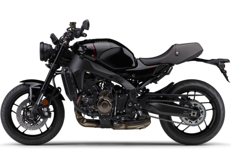 YAMAHA XSR900|最新中古相場もわかる! 人気バイク歴代モデル図鑑:ヤマハXSR900【エンブレムカラー変更な2023年モデル】