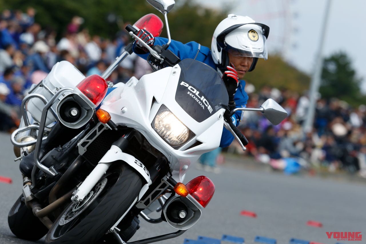 生産終了 ヤマハの白バイ Fjr1300の次はどうなる ホンダはnt1100って噂だけど Webヤングマシン 新車バイクニュース 生産終了 ヤマハの白バイ Fjr1300の次はどうなる ホンダはnt1100って噂だけど Webヤングマシン 新車バイクニュース