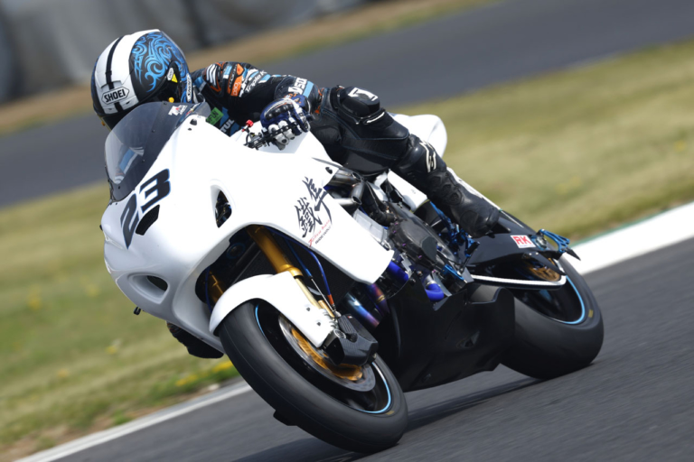 鐵隼|チーム加賀山|筑波サーキット|テイストオブツクバ|鐵隼(テツブサ)が筑波を走った! シェイクダウンテストは意外に順調?!