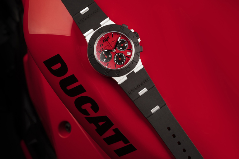 世界限定1000本！ イタリアを代表するブランド、ドゥカティ×ブルガリのスポーツウォッチが登場