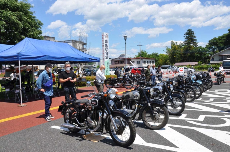 メグロ|大看板|除幕式|Z3|「メグロの聖地」に映えスポット出現! 那須烏山市がカワサキから寄贈された大看板の除幕式を開催