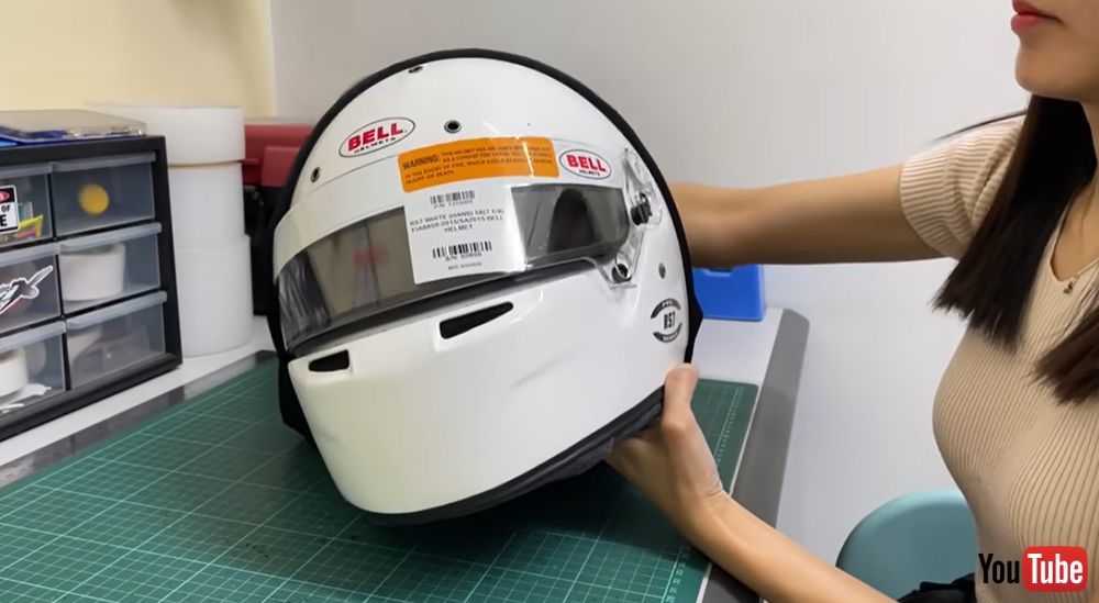 これは芸術作品 傑作 思わず見続けちゃう カスタムペイントのヘルメットができるまで がスゴい Webヤングマシン 新車バイクニュース