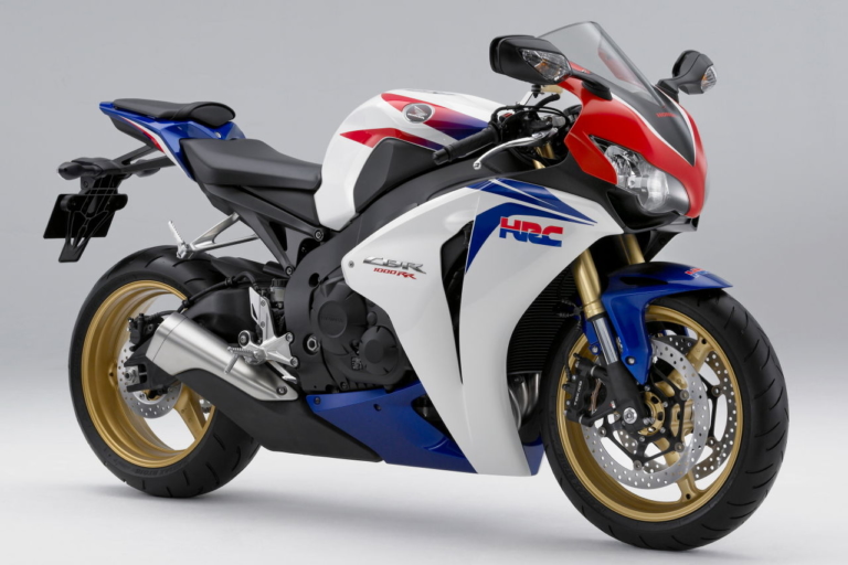 ホンダCBR1000RR|来ました自動車税の季節。日本の重課税(13年/18年)と欧米のクラシックカー優遇を比べてみると……〈多事走論〉from Nom