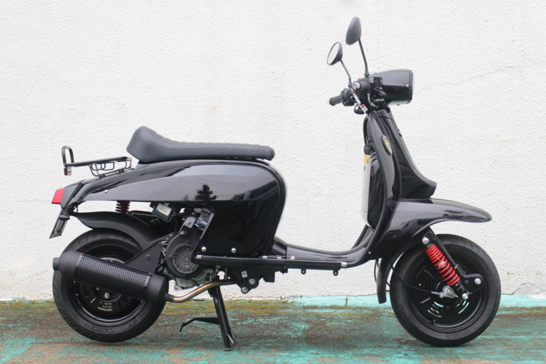 SCOMADI TECHNICA 125|スコマディ テクニカ125|英国の新ブランド「スコマディ」が日本上陸! レトロスタイルだけど、スポーティだしギミックも満載!