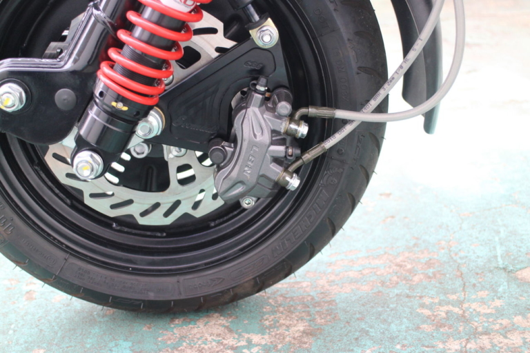 SCOMADI TECHNICA 125|スコマディ テクニカ125|英国の新ブランド「スコマディ」が日本上陸! レトロスタイルだけど、スポーティだしギミックも満載!