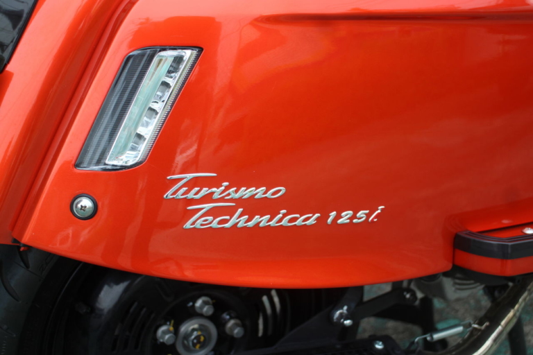 SCOMADI TURISMO TECHNICA 125|スコマディ ツーリスモテクニカ125|英国の新ブランド「スコマディ」が日本上陸! レトロスタイルだけど、スポーティだしギミックも満載!