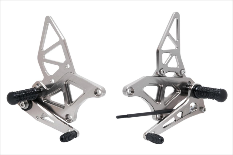 カワサキZ900RSカスタム|モリワキエンジニアリング バックステップキットブラック/チタンゴールド