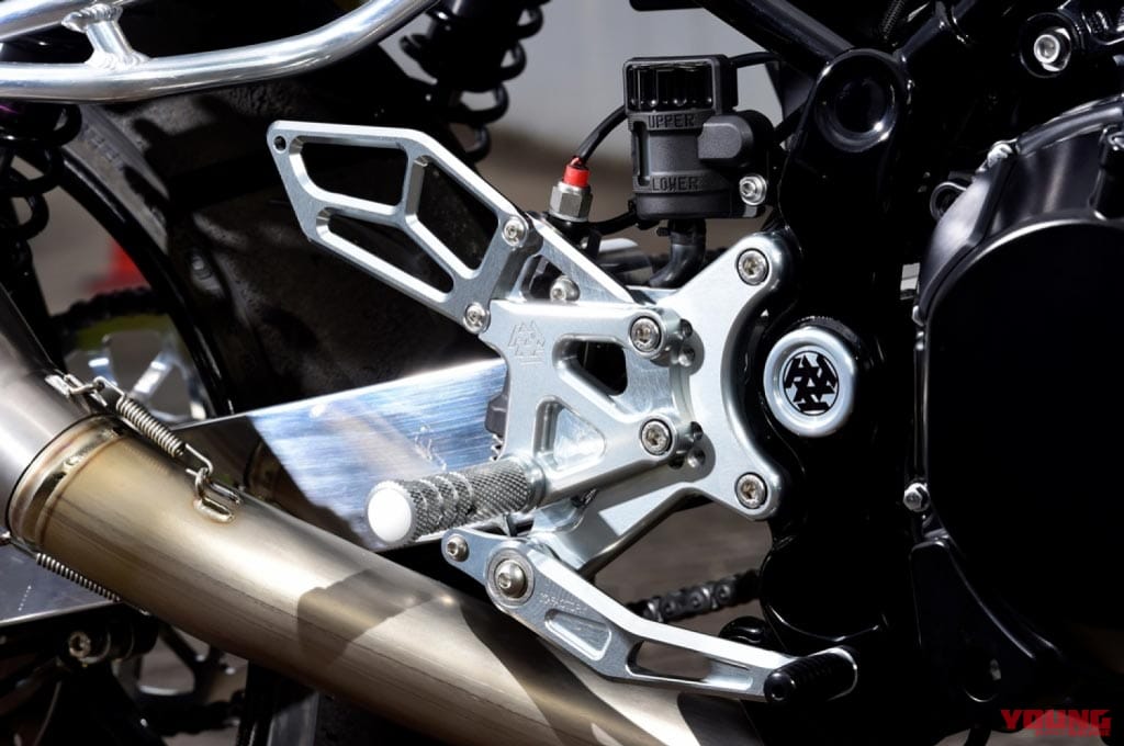 ケイファクトリー ライディングステップ|カワサキZ900RSシリーズ・カスタムパーツカタログ〈バックステップ/ハンドルバー/スイングアームetc. #2〉