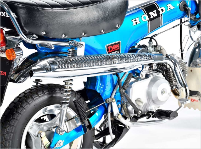 DAX HONDA ST50/70|マフラー|ホンダ新生ダックス125・新旧徹底比較!【ディテール編|最新技術で蘇った現代版】