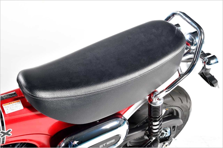 DAX125|シート|ホンダ新生ダックス125・新旧徹底比較!【ディテール編|最新技術で蘇った現代版】