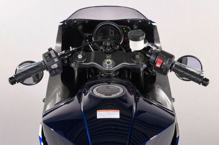 ホンダ新作カフェ詳報! ホーク11ディテール解説【こだわりFRP製カウル