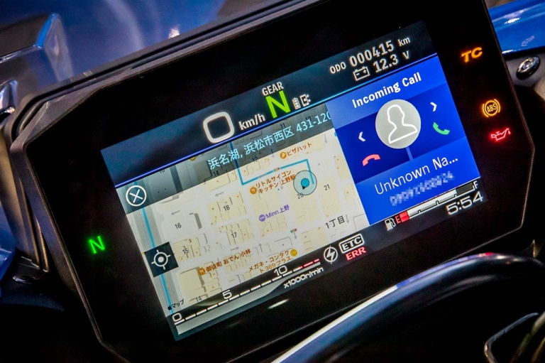 GSX-S1000GT ナビ画面|これがスマホ連動の最新2大トレンドだ!【ゾクゾク増殖中! “つながる”バイク最新事情】