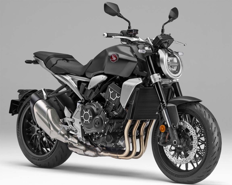 CB1000R|国内4メーカーの採用車種と機能を一挙紹介!【スマホと “つながる”バイク最新事情】