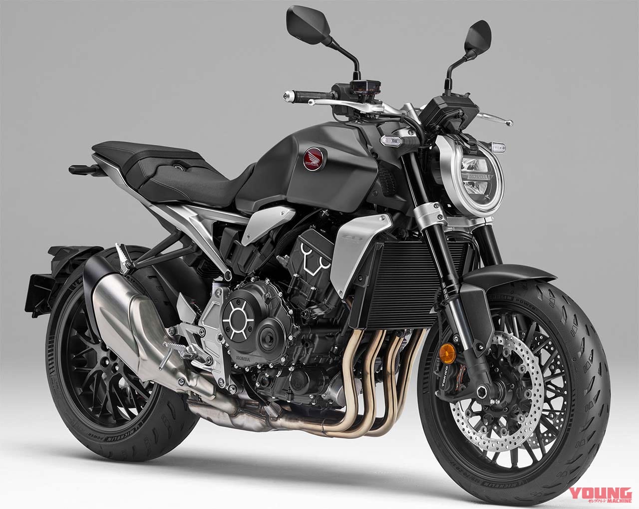 CB1000R|国内4メーカーの採用車種と機能を一挙紹介!【スマホと “つながる”バイク最新事情】