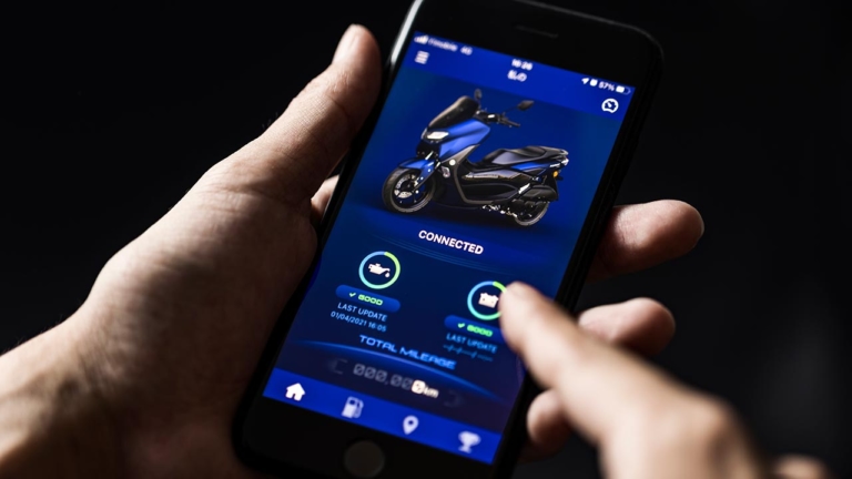 CCU スマホアプリ画面|国内4メーカーの採用車種と機能を一挙紹介!【スマホと “つながる”バイク最新事情】