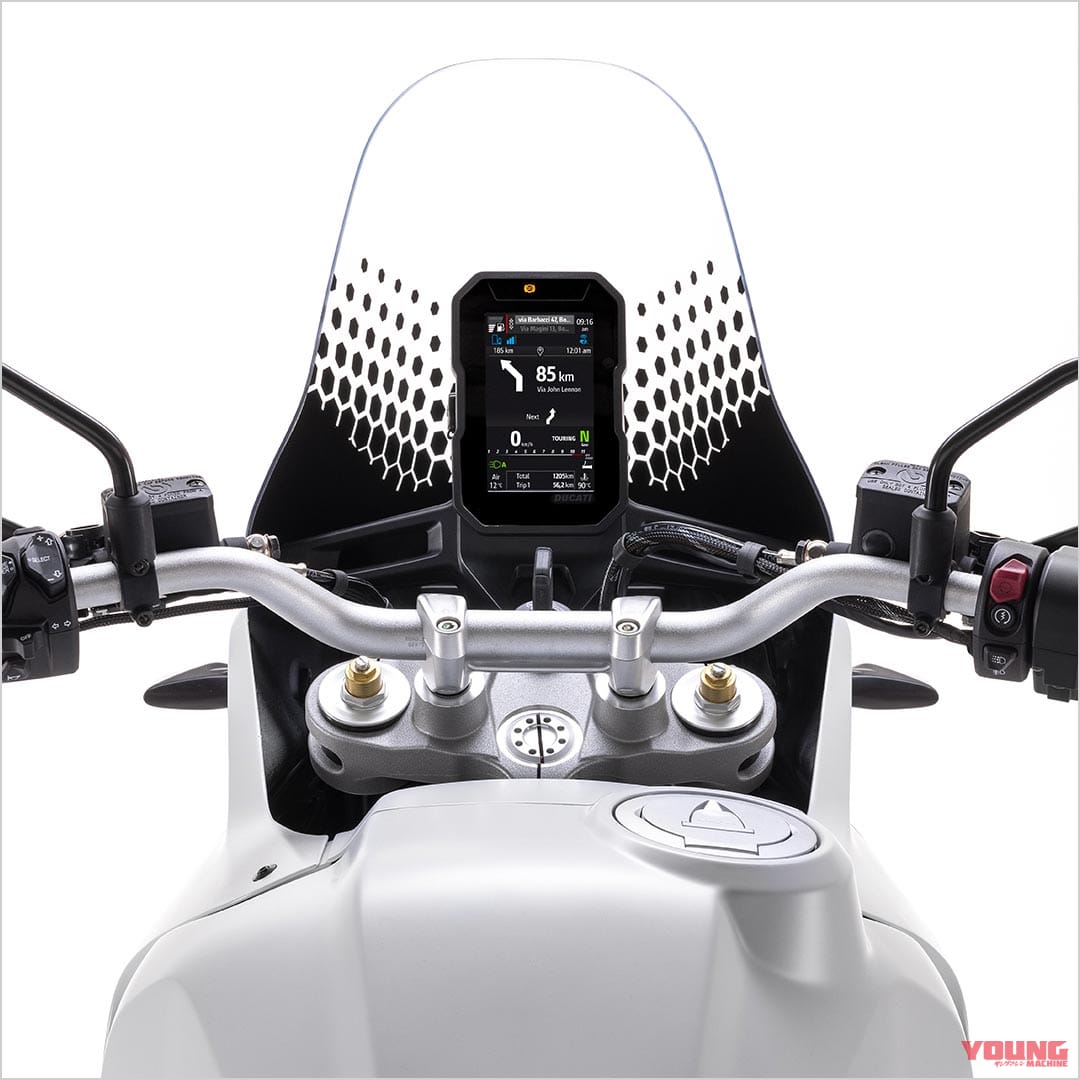 DESERT X メーター|海外メーカーの搭載車種と機能を一挙紹介:前編【スマホと “つながる”バイク最新事情】