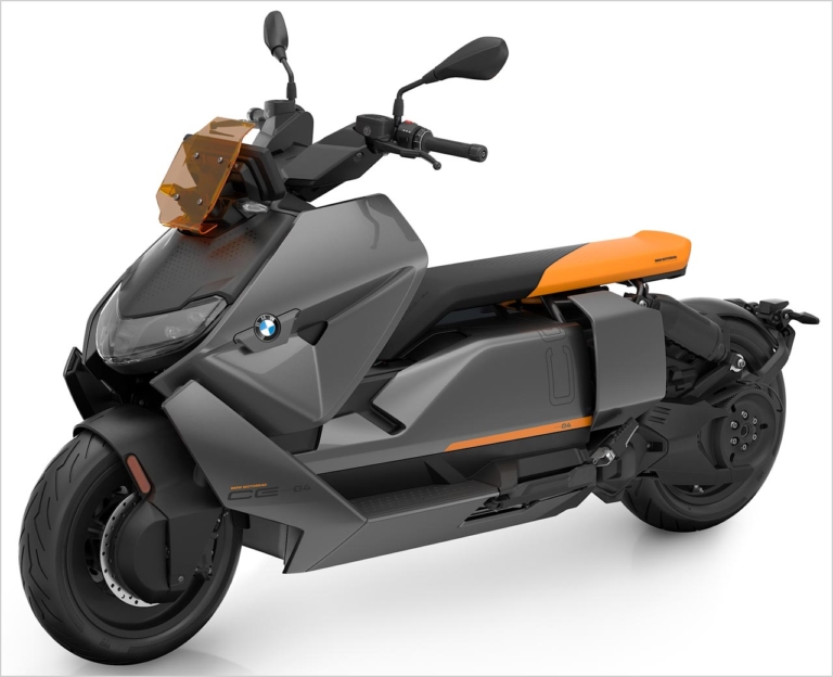 CE04|海外メーカーの搭載車種と機能を一挙紹介:前編【スマホと “つながる”バイク最新事情】