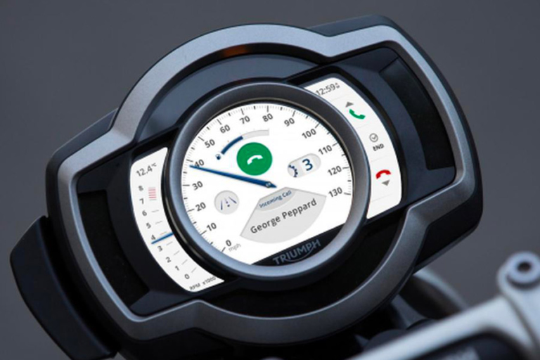 SCRAMBLER1200 series メーター|海外メーカーの搭載車種と機能を一挙紹介:後編【スマホと “つながる”バイク最新事情】