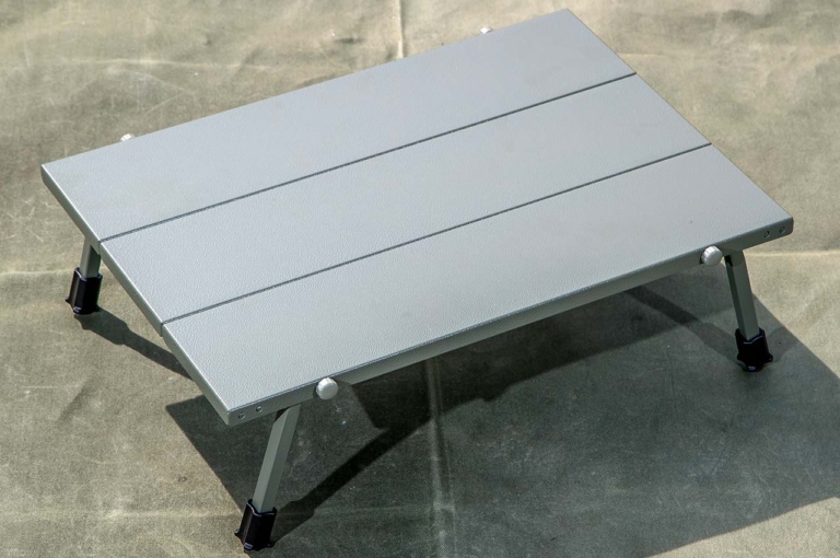 フィールドコア アルミテーブル|ワークマン発! キャンプをさらに快適にするチェア&テーブルの選び方