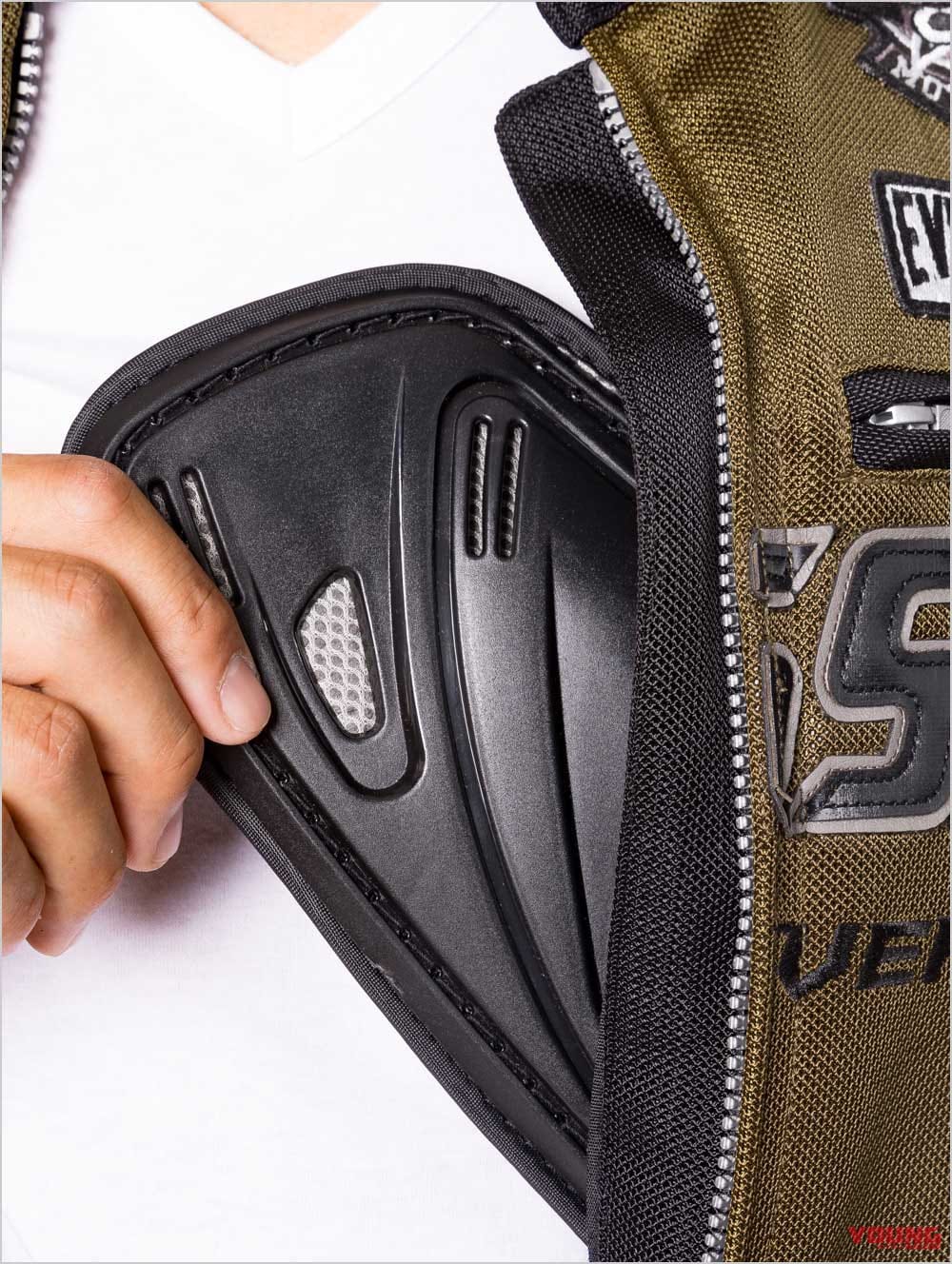 フラッグシップ イクシードメッシュジャケット|’22春夏最新ライディングウェアカタログ〈フラッグシップ〉スポーティな定番スタイル