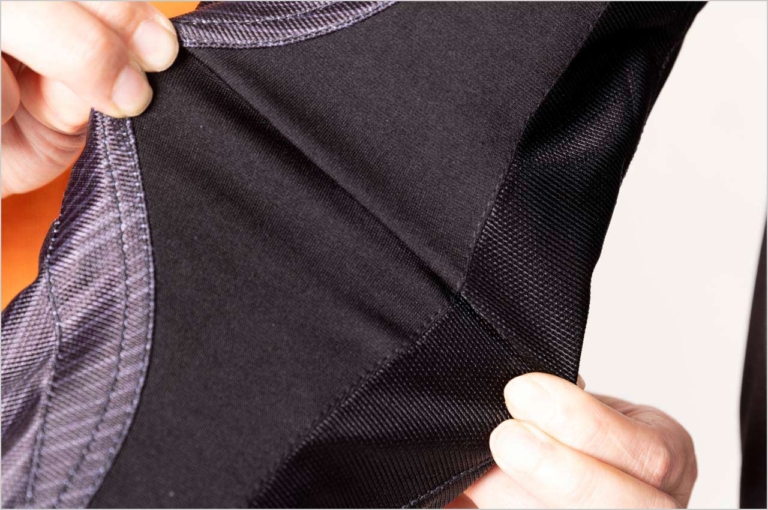 エルフ スフィーダジャケットEJ-S113|生地|’22春夏最新ライディングウェアカタログ〈エルフ〉ヨーロピアンスポーツテイストが持ち味