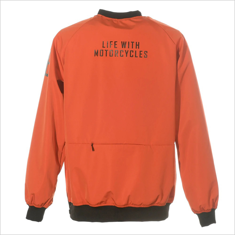 56デザイン プルオーバージャケット|後|’22春夏最新ライディングウェアカタログ〈56デザイン〉身近に着こなせるライディングウェアを