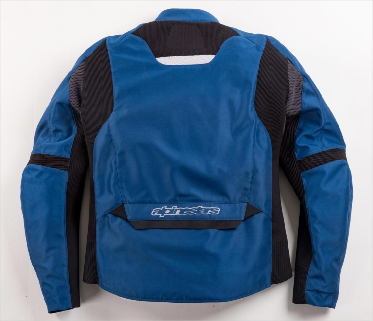 アルパインスターズ T-SP5ライドニットジャケット|’22春夏最新ライディングウェアカタログ〈アルパインスターズ〉最新エアバッグにも対応だ