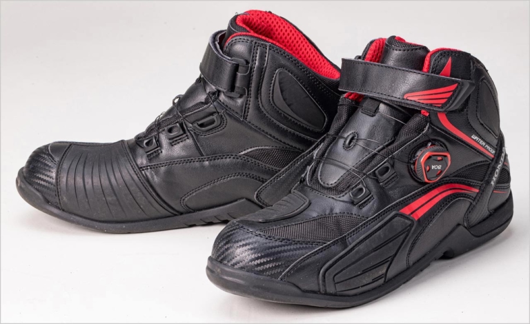 ホンダ BOAライディングシューズ|’22春夏最新ライディングウェアカタログ〈ホンダ〉CBR生誕30周年記念モデルだ