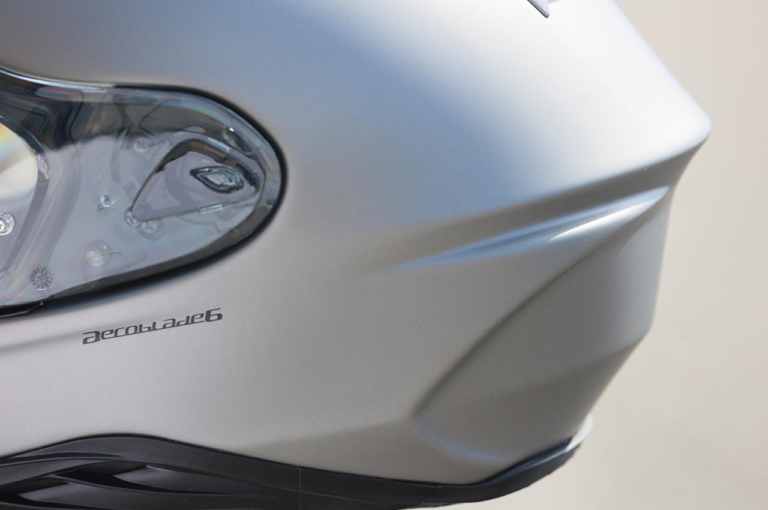 Kabuto エアロブレード6|静けさと快適さが一段とアップ! Kabutoエアロブレード6【軽さと空力を堅持し各部リニューアル】