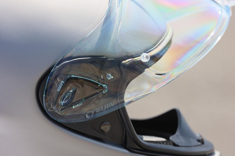 Kabuto エアロブレード6|静けさと快適さが一段とアップ! Kabutoエアロブレード6【軽さと空力を堅持し各部リニューアル】