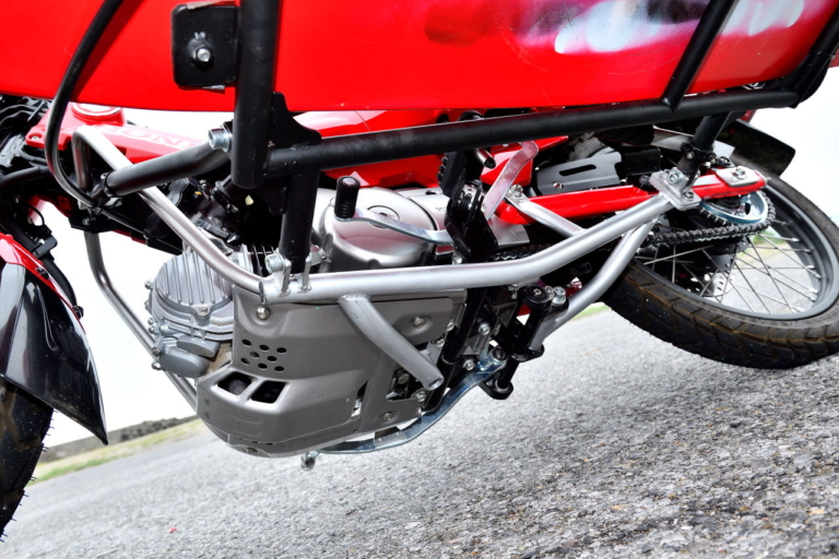 CT125 HUNTER CUB『Uedi』|ハンターカブで高速道路を疾走!! ……って、原付二種じゃないの!? サイドカー「Uedi」見参!